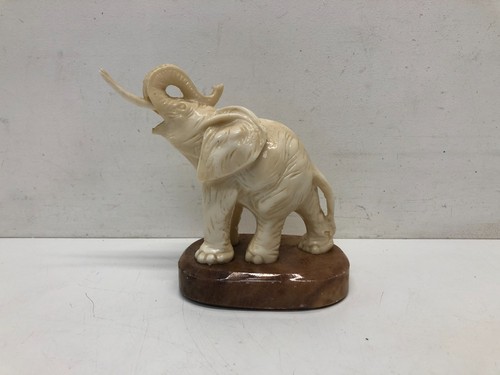 White resin elephant onyx - white,