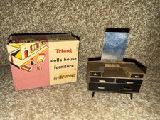 VINTAGE DOLLS' HOUSE - 1960s