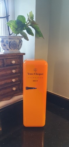 Veuve clicquot champagne - clicquot,