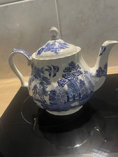 vintage Sadler Blue Willow teapot, Willow pattern, 6litre