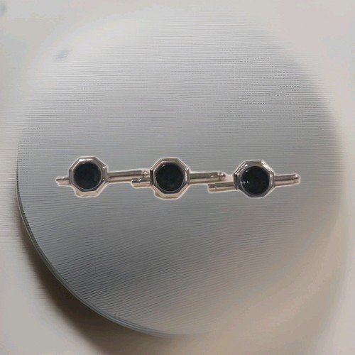 Silver tone round - silver,