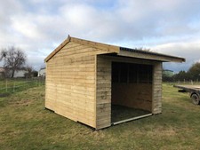 single horse mobile field shelter 12' x 12' Rht Hunter with wooden skids