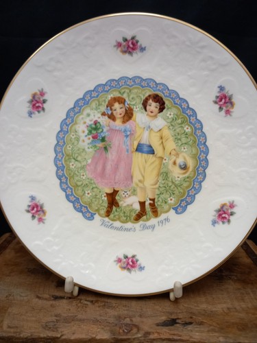 Royal doulton bone china - royal,