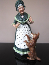  Royal Doulton OLD MOTHER HUBBARD  HN 2314 issued 1964-75 Perfect  