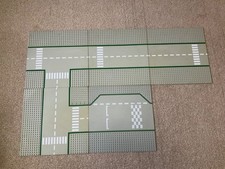 5 Lego Road Pattern Baseplates 2@ 608p01 2@ 606p02 1@ 425p01 VGC Free P&P