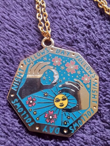 Detailed enamel and gold