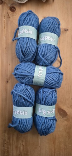 Sirdar softie blue wool - blue,