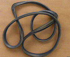 BEDFORD RASCAL WINDSCREEN RUBER OE 91123015 -USED