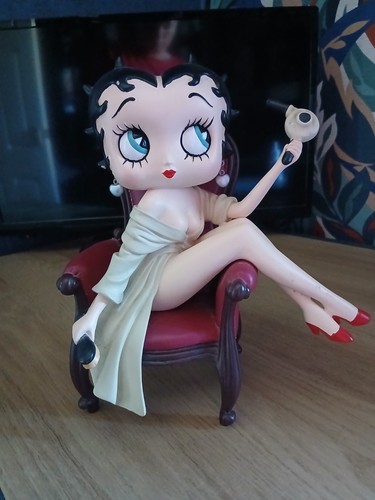 Betty boop grooming figurine - betty,