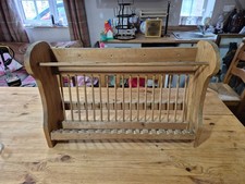 Vintage pine 18 plate rack -