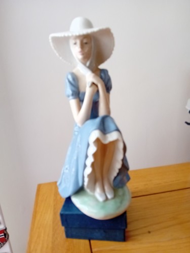 Lladro nao pamela figurine - lladro,