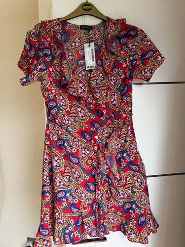 Boohoo red paisley wrap dress - red,