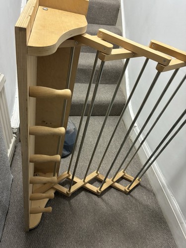 Foldable wooden stairway - foldable,
