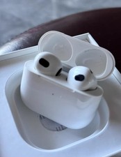 Apple 3rd Generation Left Right Pods with Wireless Charging Case