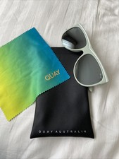 QUAY Australia Sage Green