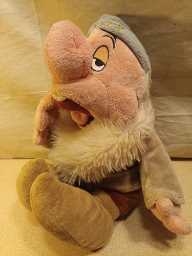 Disney store sleepy - disney,