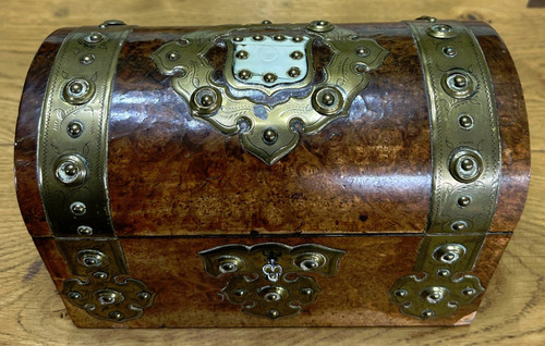 Victorian dome top - burr, walnut