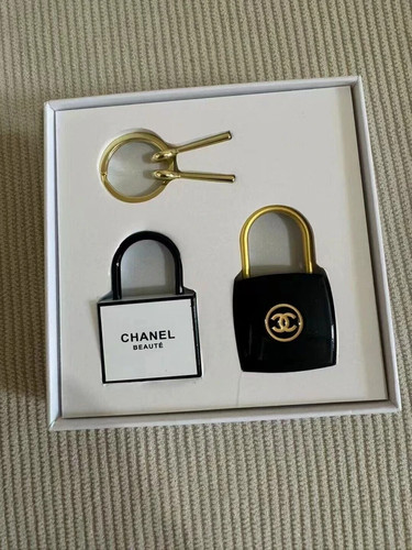 Nwt chanel padlock lock - nwt, key
