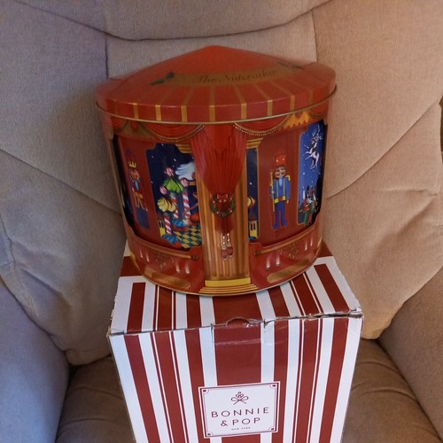 Bonnie pop the - pop, nutcracker