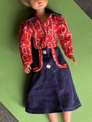 Vintage 1970s sindy doll - 💜,