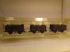 00 Bachmann 37-225W Set of Three 16T Mineral Wagons NCB Weathered