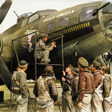WW2 WWII Photo B-17 Flying