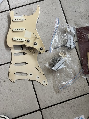 Squier strat pick - guards, &