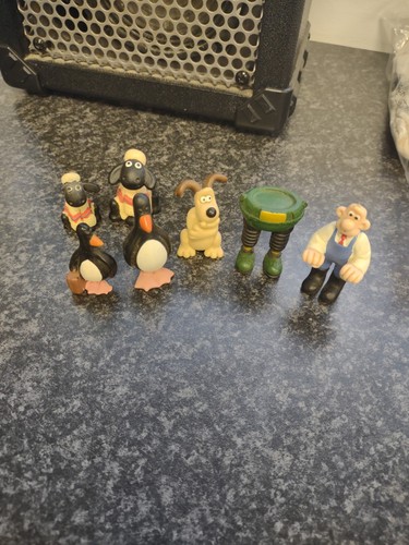 Wallace and gromit - gromit, figures