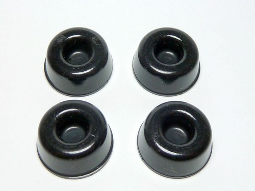 Speaker stand isolation - 4x,