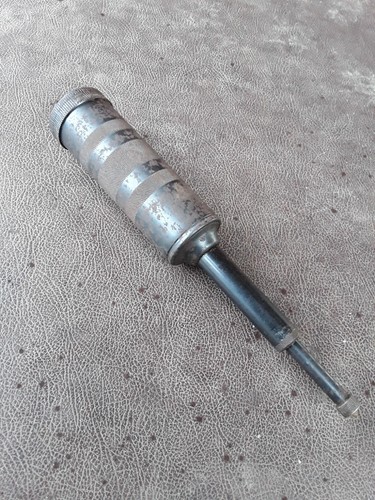 Vintage pump grease gun good - grease,