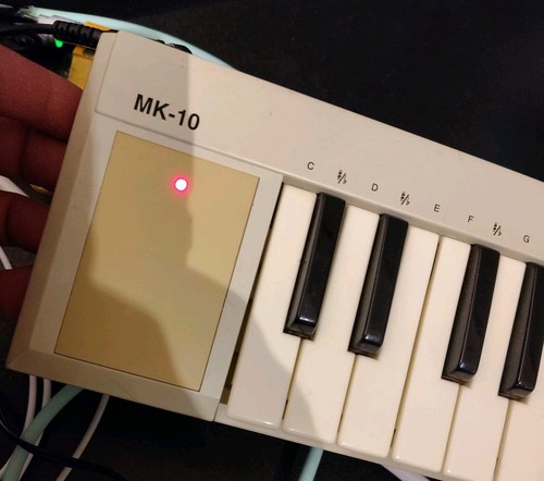Commodore midi keyboard 10 - commodore,