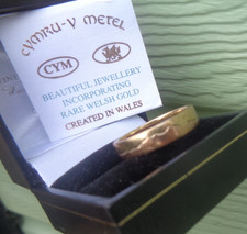 Welsh 9ct Gold Ring SNOWDON Yr