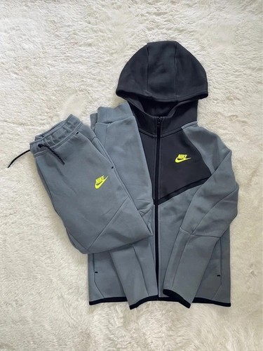 New season nike tech - season,