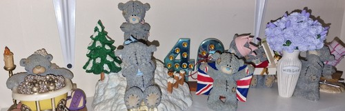 You bears figurines - -,