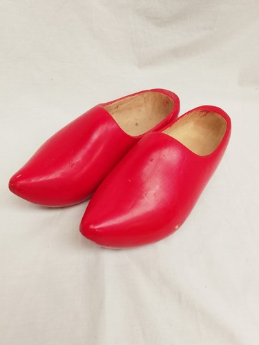 Hand carved red wooden - carved,