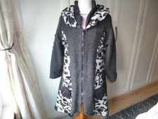 SARAH SANTOS CHARCOAL/WHITE COSY COAT SIZE 16 HI-LOW STYLE
