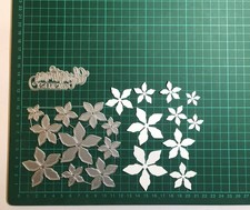 11pcs Layering Poinsettias &