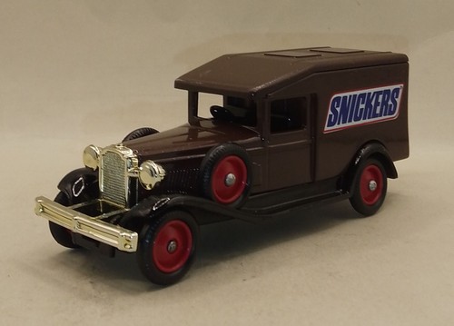 Lledo snickers bullnose morris - bullnose,