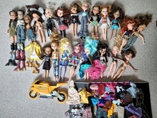 Vintage Bratz Dolls-Bundle Of 21 Dolls, Clothes & Dynamite Motorbike