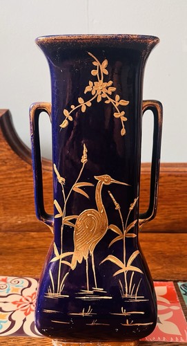 Wedgwood vase 425 1834 chip - vase,