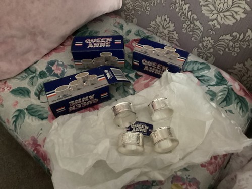 Vintage queen anne - queen, boxes