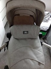 silver cross horizon, light grey, amazing condition. Suitable from Birth 