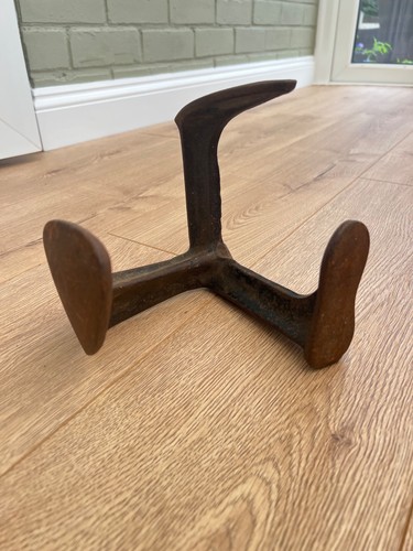 Old cast iron three - , footed