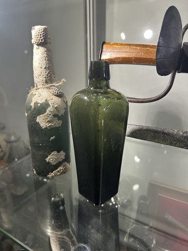 Florida shipwreck 1800 gin - shipwreck, 1800’s