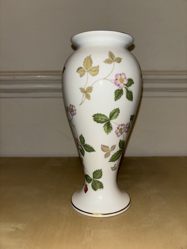 Wedgwood wild strawberry vase - strawberry,