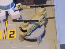 Rev CH-47 Chinook Helicopter & Helipad – Brown Plastic Heavy Lift Chopper – Used