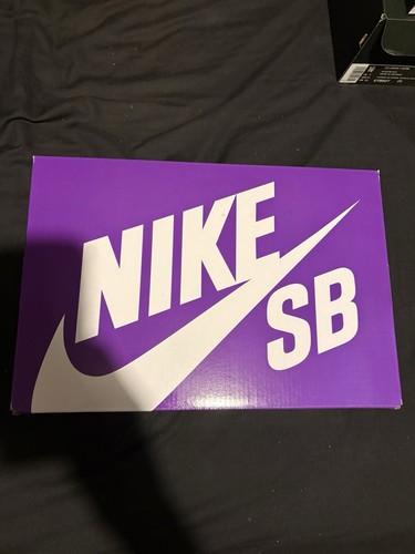 Brand new never worn nike - *brand,
