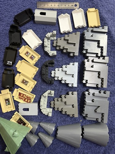 Lego 32x castle tower - lego,