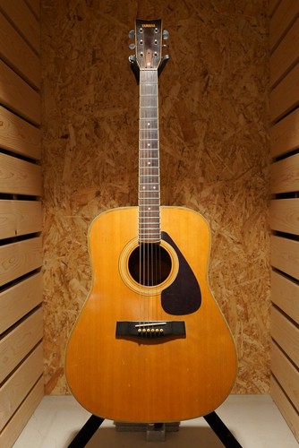 Yamaha 201 acoustic guitar - yamaha,