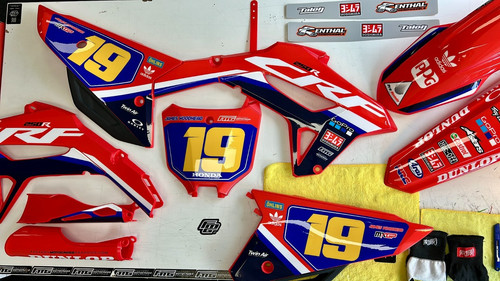 Graphics and plastic honda - honda, cr